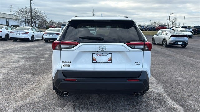 2025 Toyota RAV4 XLE