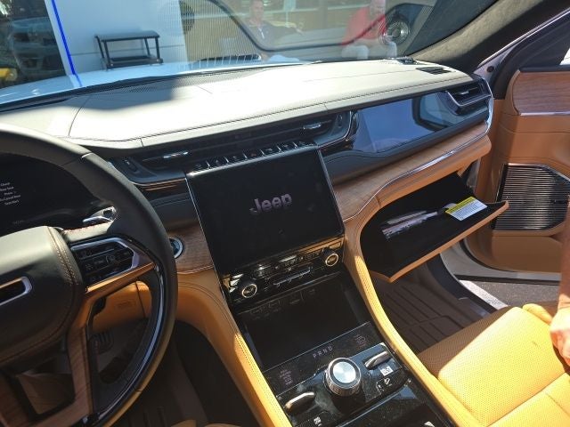 2025 Jeep Grand Cherokee Summit Reserve 4x4