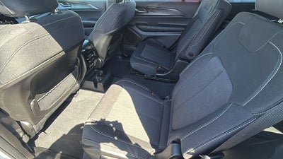 2025 Jeep Grand Cherokee L Laredo X 4x2