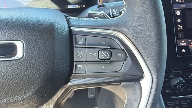 2025 Jeep Grand Cherokee L Laredo X 4x2