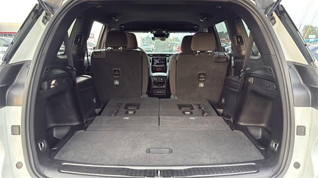 2025 Jeep Grand Cherokee L Laredo 4x2