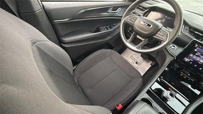 2025 Jeep Grand Cherokee L Laredo 4x2