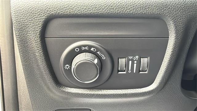 2025 Jeep Grand Cherokee L Laredo 4x2