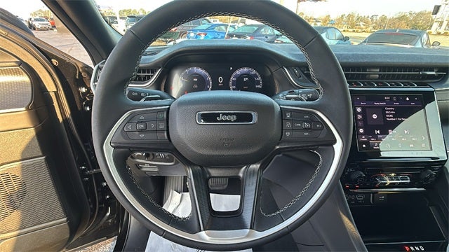 2025 Jeep Grand Cherokee L Laredo 4x4