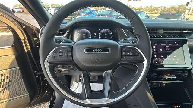 2025 Jeep Grand Cherokee L Laredo 4x4