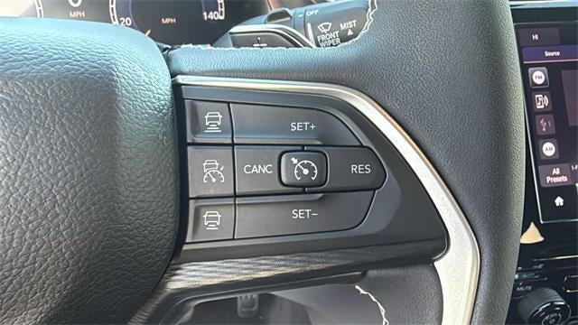 2025 Jeep Grand Cherokee L Laredo 4x4