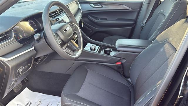 2025 Jeep Grand Cherokee L Laredo 4x4