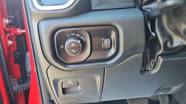 2023 RAM 1500 Big Horn Crew Cab 4x2 5'7' Box