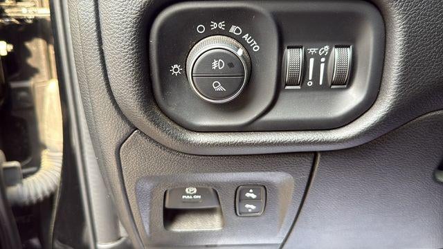 2025 RAM 1500 Big Horn Crew Cab 4x4 5'7' Box