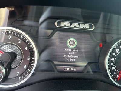 2025 RAM 1500 Big Horn Crew Cab 4x4 5'7' Box