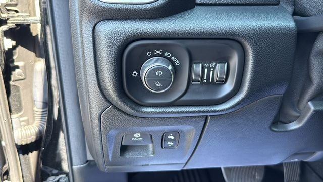 2019 RAM 1500 Big Horn/Lone Star Crew Cab 4x4 5'7' Box
