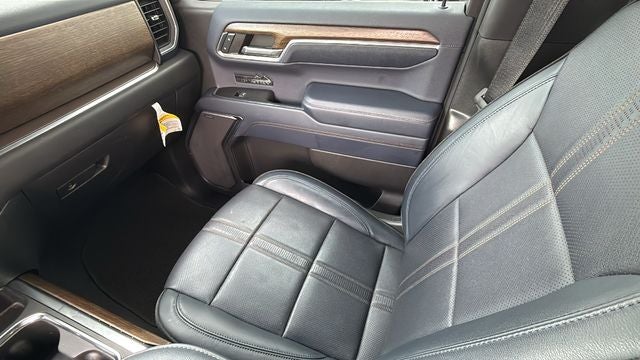 2022 Chevrolet Silverado 1500 2WD Crew Cab Short Bed High Country