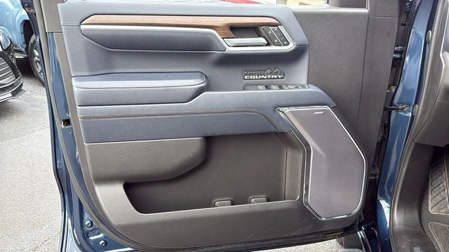 2022 Chevrolet Silverado 1500 2WD Crew Cab Short Bed High Country