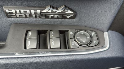 2022 Chevrolet Silverado 1500 2WD Crew Cab Short Bed High Country