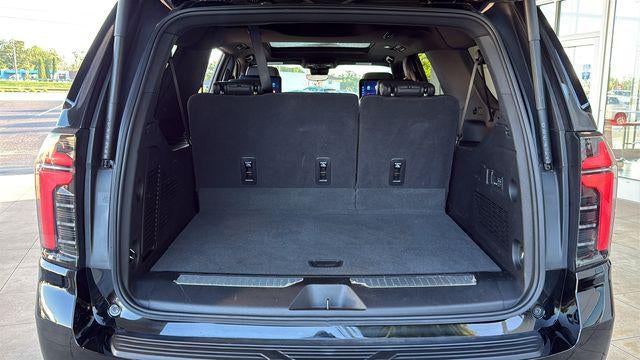 2025 Chevrolet Suburban 4WD High Country