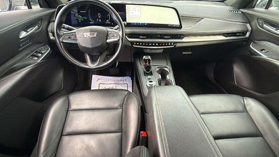 2025 Cadillac XT4 FWD Premium Luxury
