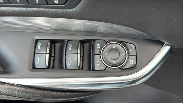 2025 Cadillac XT4 FWD Premium Luxury