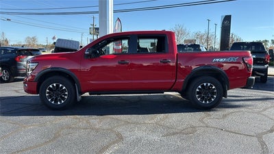 2022 Nissan TITAN Crew Cab PRO-4X 4x4