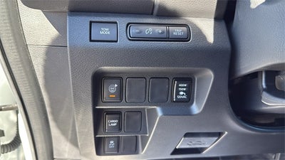 2025 Nissan Frontier Crew Cab Long Bed SL 4x2