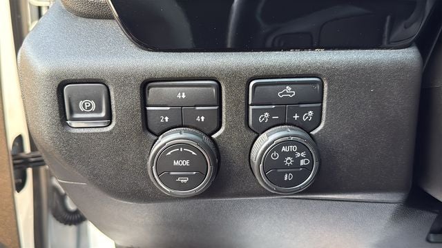 2025 Chevrolet Silverado 2500HD 4WD Crew Cab Standard Bed LT