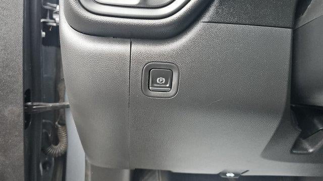 2021 Chevrolet Silverado 1500 2WD Crew Cab Short Bed Custom
