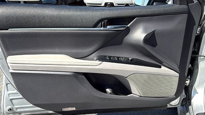 2020 Toyota Camry Hybrid XLE