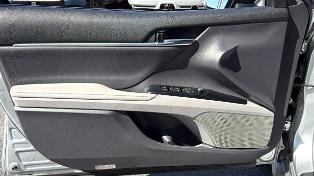2020 Toyota Camry Hybrid XLE