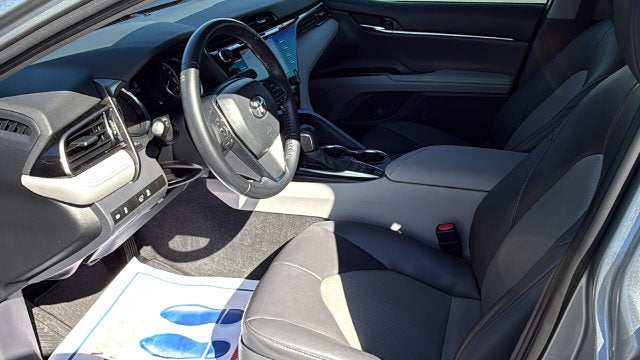 2020 Toyota Camry Hybrid XLE