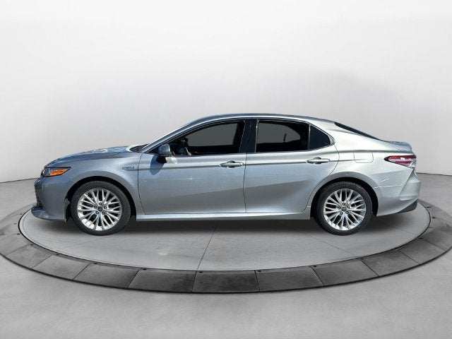 2020 Toyota Camry Hybrid XLE