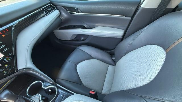 2020 Toyota Camry Hybrid XLE
