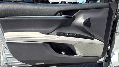 2020 Toyota Camry Hybrid XLE