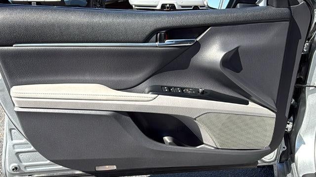 2020 Toyota Camry Hybrid XLE