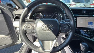 2020 Toyota Camry Hybrid XLE