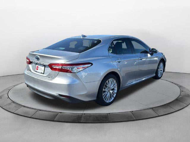 2020 Toyota Camry Hybrid XLE