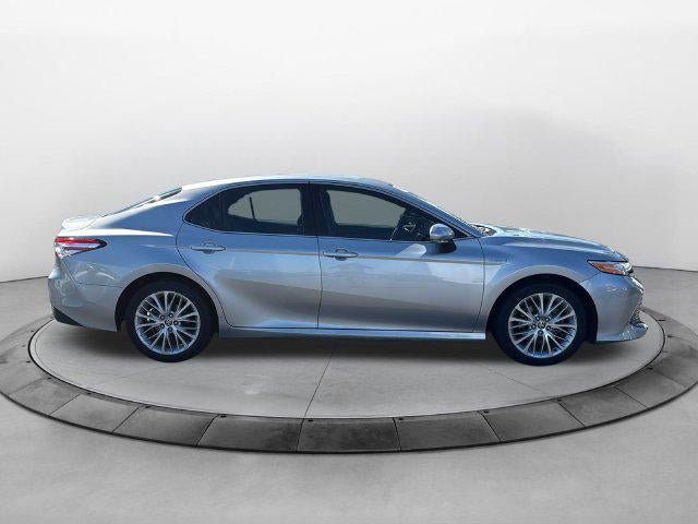 2020 Toyota Camry Hybrid XLE