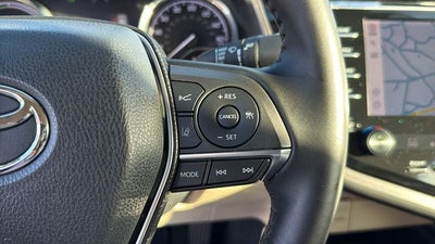 2020 Toyota Camry Hybrid XLE
