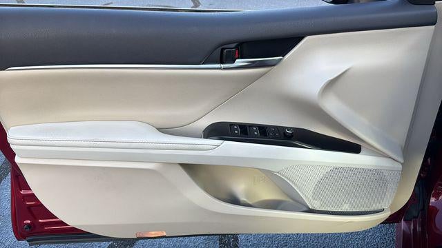2020 Toyota Camry Hybrid XLE