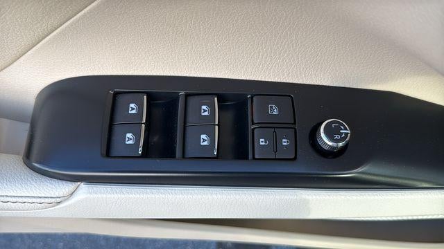 2020 Toyota Camry Hybrid XLE