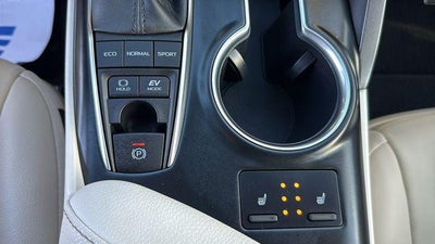 2020 Toyota Camry Hybrid XLE