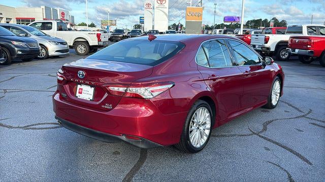 2020 Toyota Camry Hybrid XLE