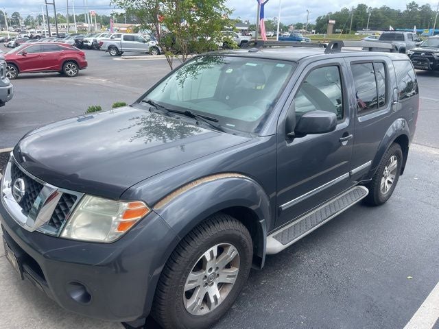 2011 Nissan Pathfinder's photo