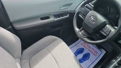 2025 Toyota Sienna LE 8 Passenger
