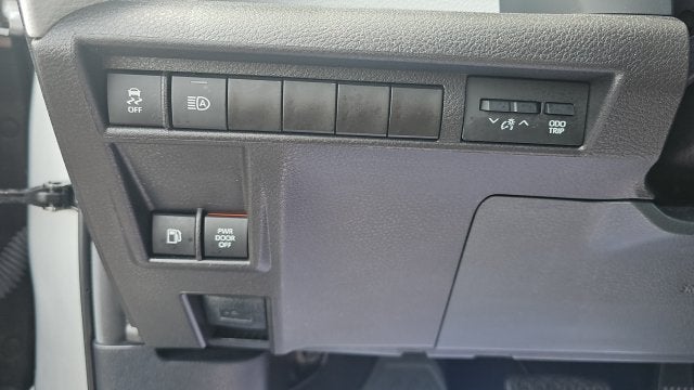 2025 Toyota Sienna LE 8 Passenger