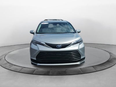2025 Toyota Sienna LE 8 Passenger