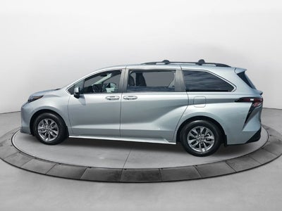 2025 Toyota Sienna LE 8 Passenger