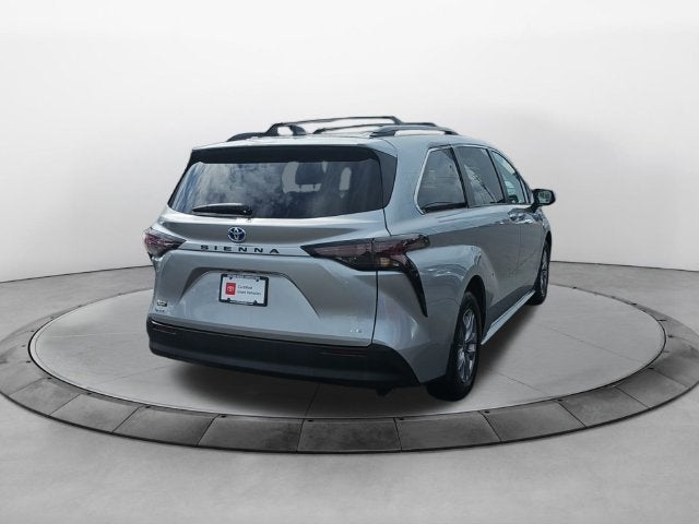 2025 Toyota Sienna LE 8 Passenger