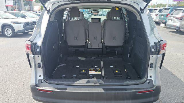 2025 Toyota Sienna LE 8 Passenger