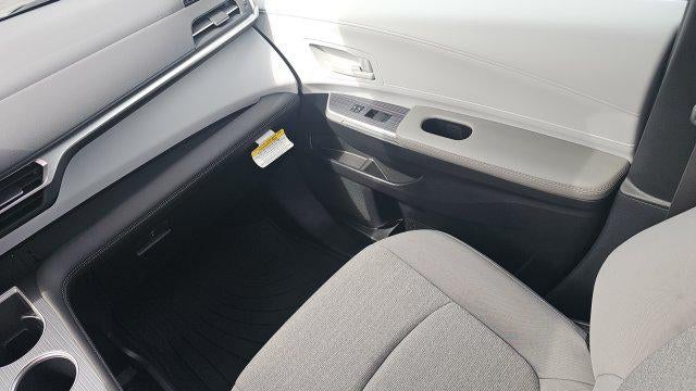 2025 Toyota Sienna LE 8 Passenger