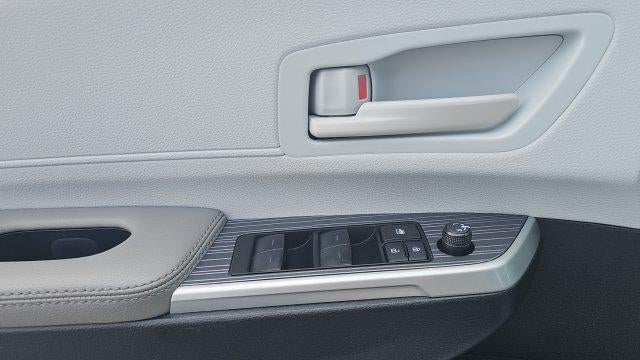 2025 Toyota Sienna LE 8 Passenger