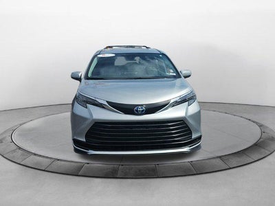 2025 Toyota Sienna LE 8 Passenger